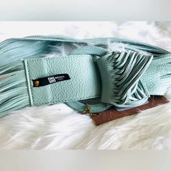 🇨🇦 Brave Leather Collection - Zuna Seafoam Leather Belt - Picture 8 of 9